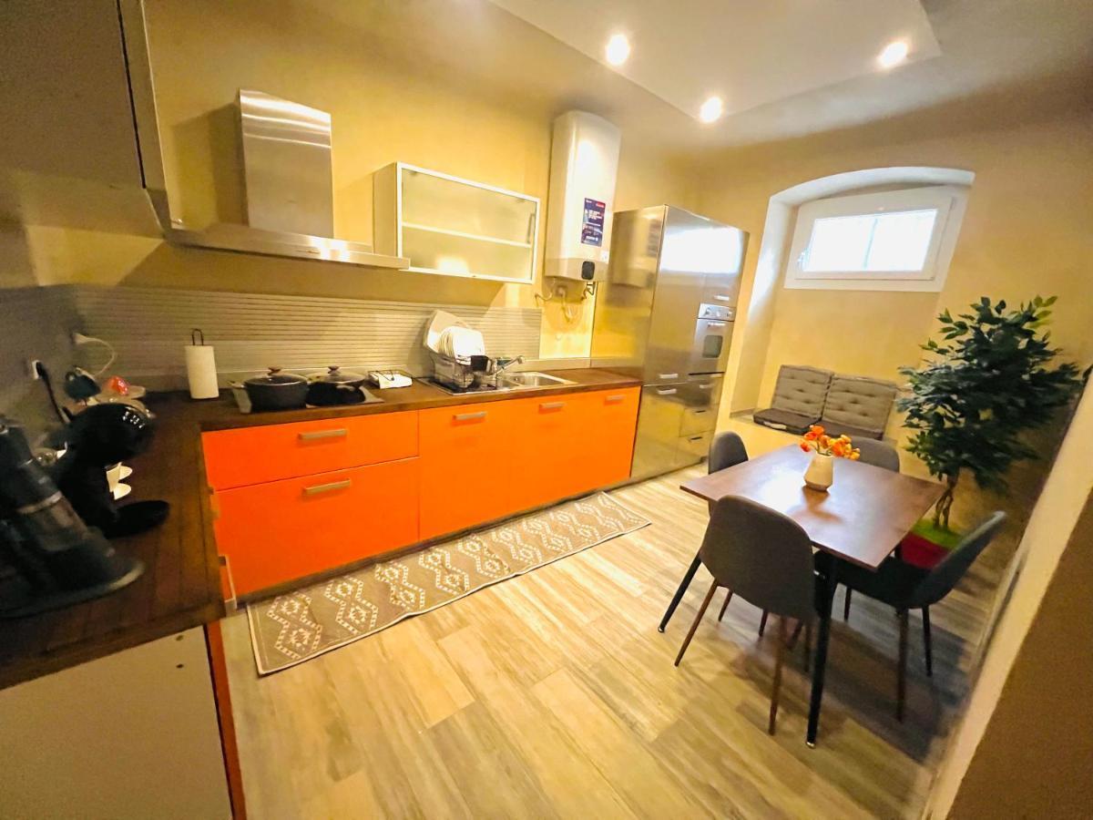 Casa Vacanza Ginevra Genoa Bagian luar foto